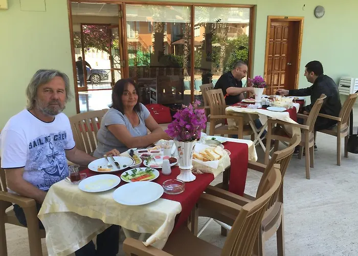 Tekirova Pansiyon Vandrarhem *